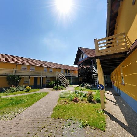 Le Relais De Wasselonne Aparthotel Bagian luar foto